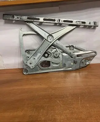Mercedes-Benz S W140 Rear door window regulator with motor 0130821503 D2682