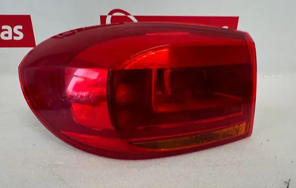 Volkswagen Tiguan Rear/tail lights 5N0945095Q 5DR01973801 2SD01073801