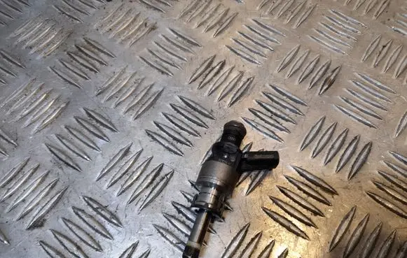 Audi A8 S8 D4 4H Fuel injector 1079036N
