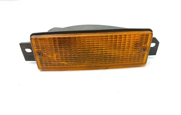 BMW 3 E30 Front indicator light 63131380964 1380964 63131380968