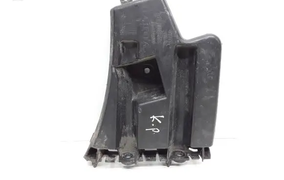 Volvo V60 Front bumper mounting bracket 30796625