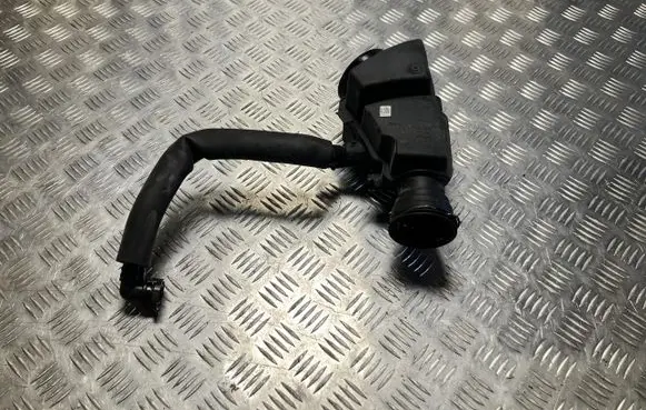 BMW 3 G20 G21 Intake resonator 8656981
