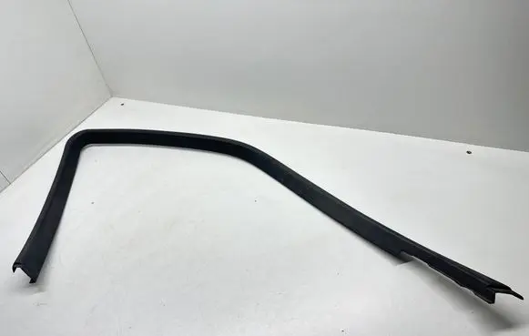 BMW 5 E34 Front door glass trim molding 1944394