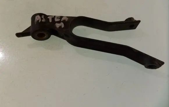 Radiator mount bracket