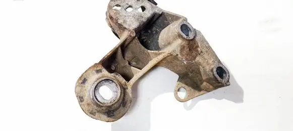 Audi A4 S4 B5 8D Engine mounting bracket 4B0199352A