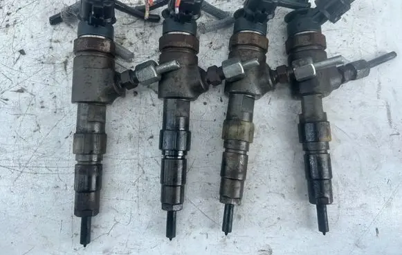 Peugeot 308 Fuel injectors set 0445110340 870692