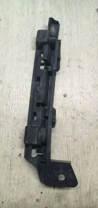 Renault Laguna III Fender mounting bracket 622200006R