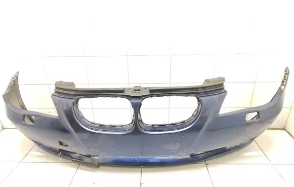 BMW 5 E60 E61 Front bumper 7193868 7178070 7163462
