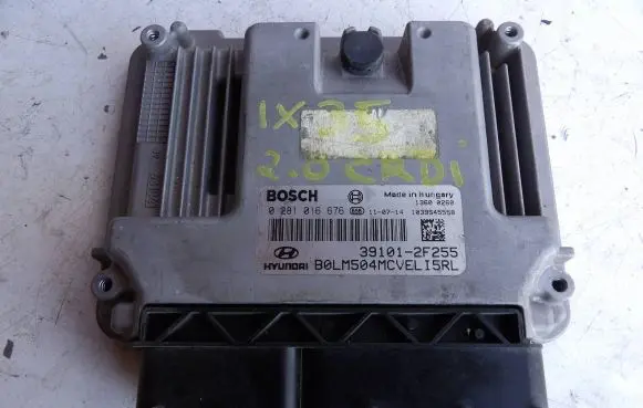Hyundai ix35 Engine control unit/module 391012F255 1039S45558 0281016676