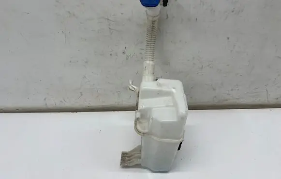 Mercedes-Benz CLA C118 X118 Windshield washer fluid reservoir/tank A1778605900