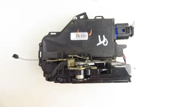 Seat Altea Rear door lock 7L0839016
