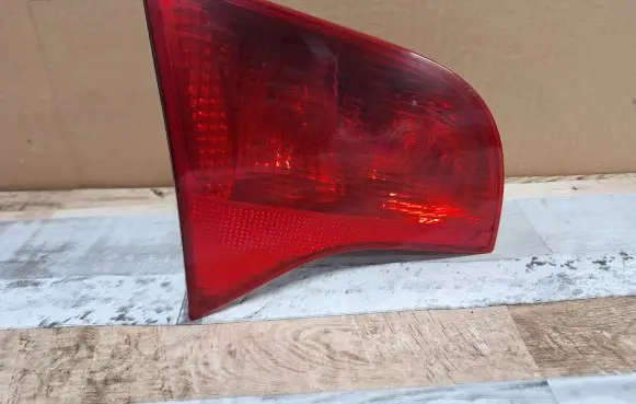 Audi A4 S4 B7 8E 8H Tailgate rear/tail lights 8E9945093