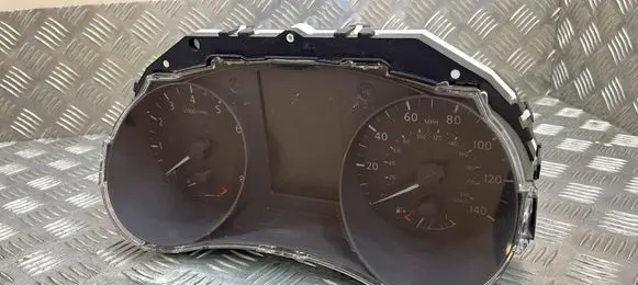 Nissan Qashqai Speedometer (instrument cluster) 950A