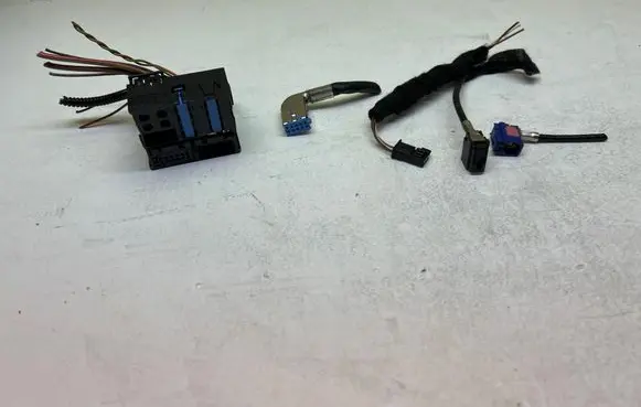 BMW 3 E90 E91 Sound system wiring loom 12417662 124766 12417652