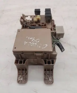 Toyota Corolla Verso E121 Fuse module 8264113040 2323000231