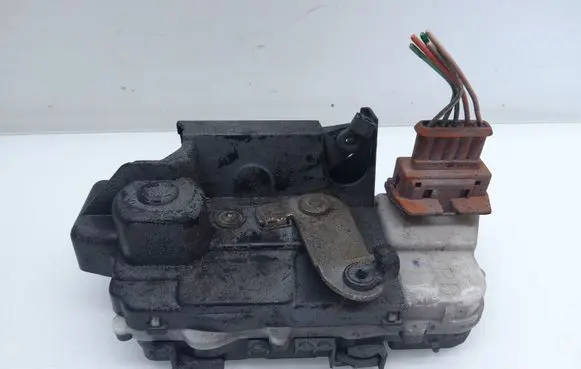 Peugeot 607 Rear door lock