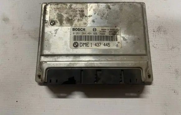 BMW 7 E38 Engine control unit/module 1437445 0261204466