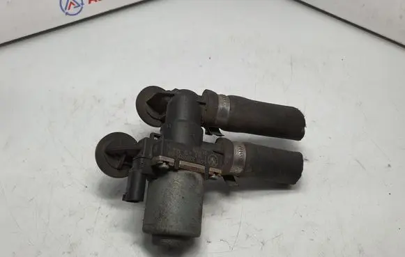 BMW 3 E46 Coolant heater control valve 8369805 64118369805
