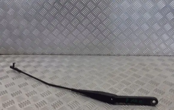 Ford Focus Front wiper blade arm 4M5117526CA