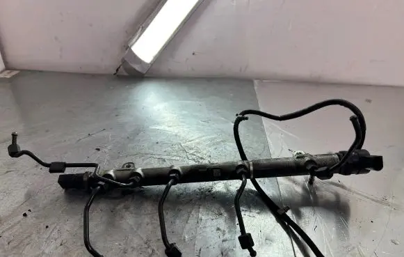 Mercedes-Benz C W203 Fuel main line pipe A6460700295 004212