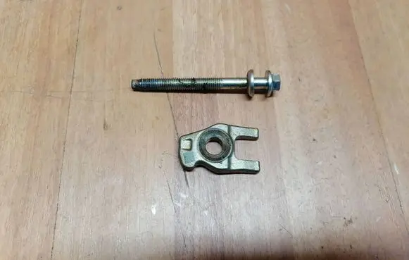 Renault Espace V (RFC) Fuel Injector clamp holder 166505139R 166504206R 8200376373