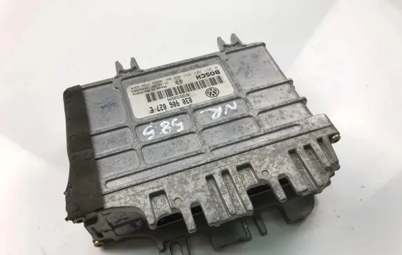 Volkswagen Polo III 6N 6N2 6NF Engine control unit/module ECU 030906027E 0261203932