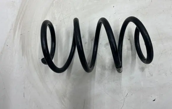 BMW 2 Active Tourer U06 Front coil spring 1632200422 5A3C05801