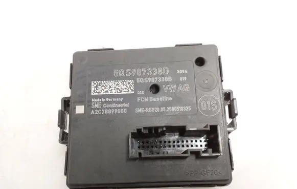 Volkswagen Tiguan Light module LCM 5QS907338D 5QS907338B A2C78899000