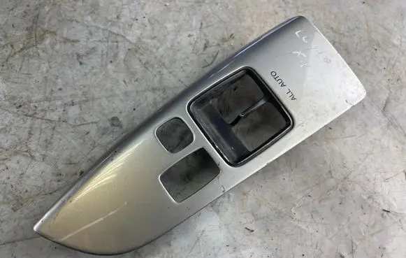 Toyota Land Cruiser (J120) Front door window switch trim 7423260450