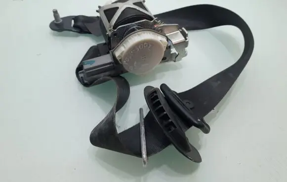 Peugeot 3008 I Front seatbelt 34071116E