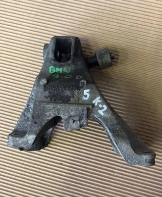 BMW X5 F15 Engine mounting bracket 6870608 21038310 ENA046000