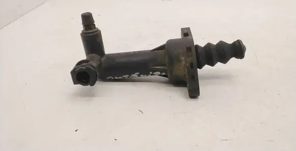 Clutch slave cylinder