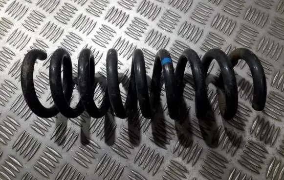 Mercedes-Benz C W203 Rear coil spring