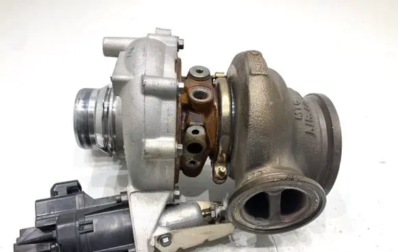 BMW 5 G30 G31 G38 Turbo 7852373