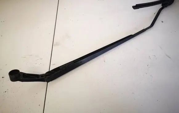 Toyota Corolla Verso AR10 Front wiper blade arm 