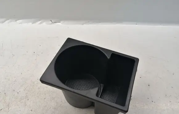 Cup holder front