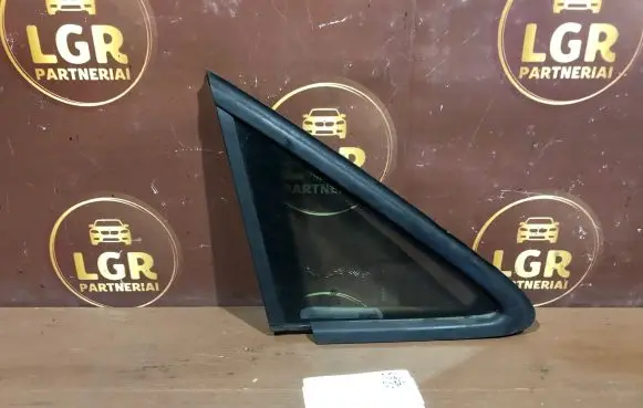 Volkswagen Touran I Front triangle window/glass 1T0845412