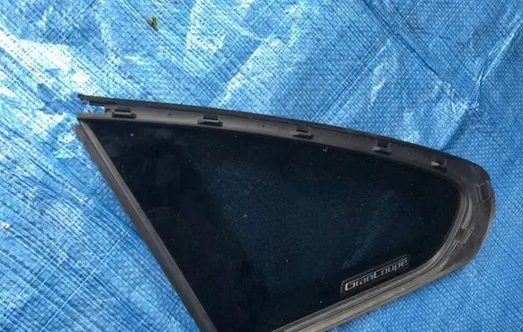 BMW 4 F36 Gran coupe Rear side window BMW 4 GC F36 SZYBA TYŁ LEWA TRÓJKĄT KAROSERYJNA