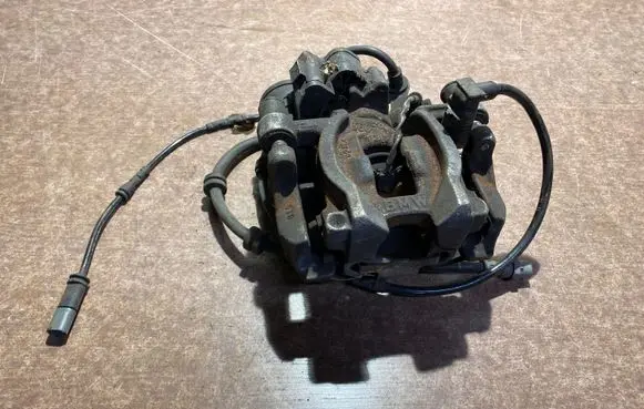BMW X1 F48 F49 Rear brake caliper 679896205 1291079K