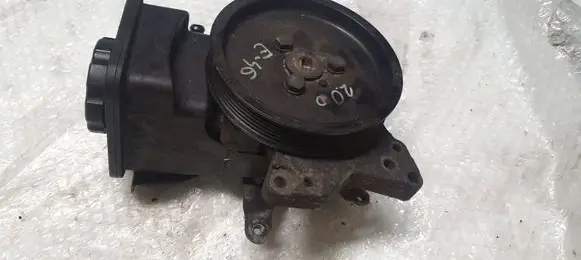 BMW 3 E46 Power steering pump 6756575