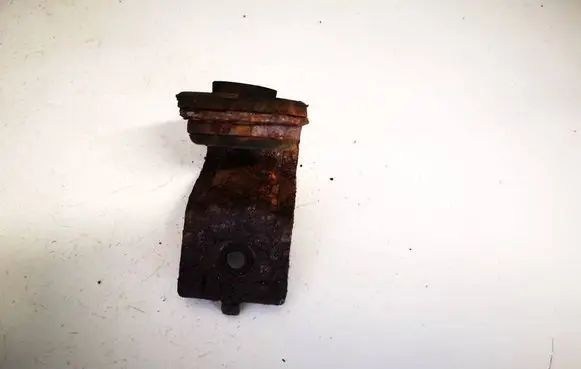 Nissan Pixo Radiator mount bracket 