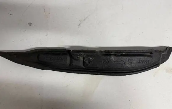 Dodge Charger Fender foam support/seal 68043211A