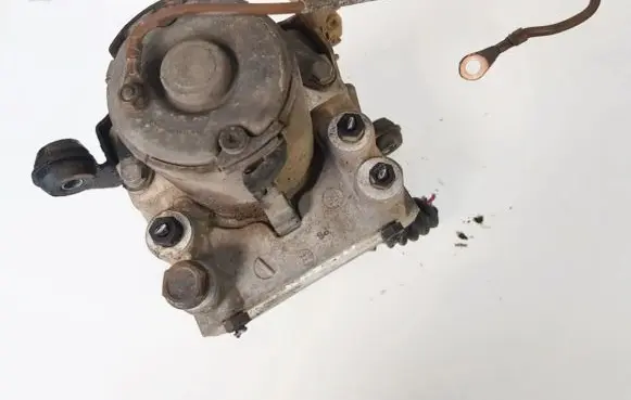 Audi A4 S4 B5 8D ABS Pump 8d0614111