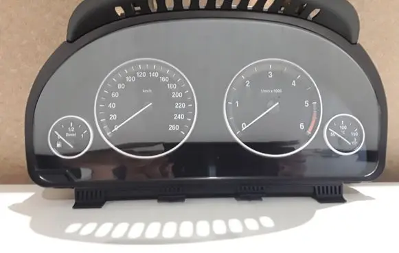 BMW 5 F10 F11 Speedometer (instrument cluster) 9348714 934871401 17649411