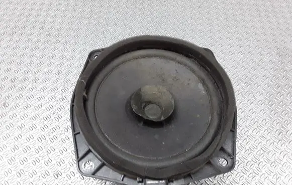 Mitsubishi Pajero Rear door speaker EAS16P643A3