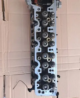 Mercedes-Benz SL R107 Engine head 1170164301