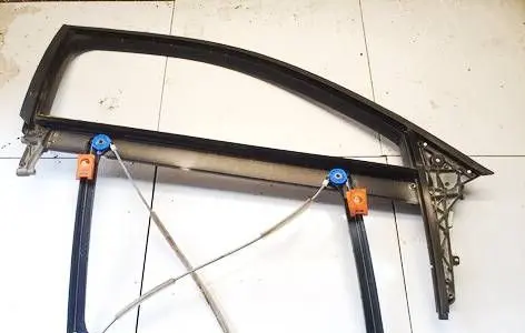 Audi A3 S3 8P Front door window/glass frame 8P3837630