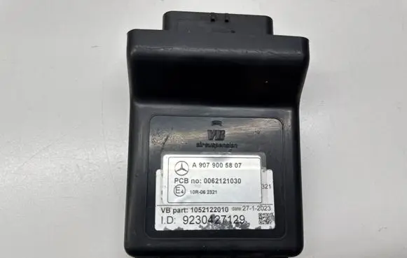 Mercedes-Benz Sprinter W906 Air suspension valve block A9079005807 1052122010 9230427129