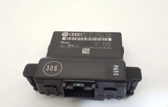 Audi A3 S3 8P Gateway control module 1K0907530G 1K0907951
