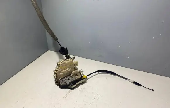 Audi A5 Sportback 8TA Rear door lock 8K0839016C